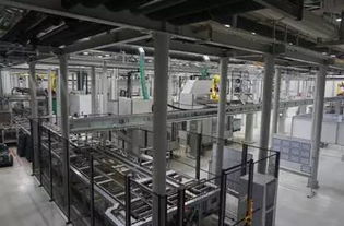 自动化浪潮下的纸板复合生产线 仅两工位的人力配置